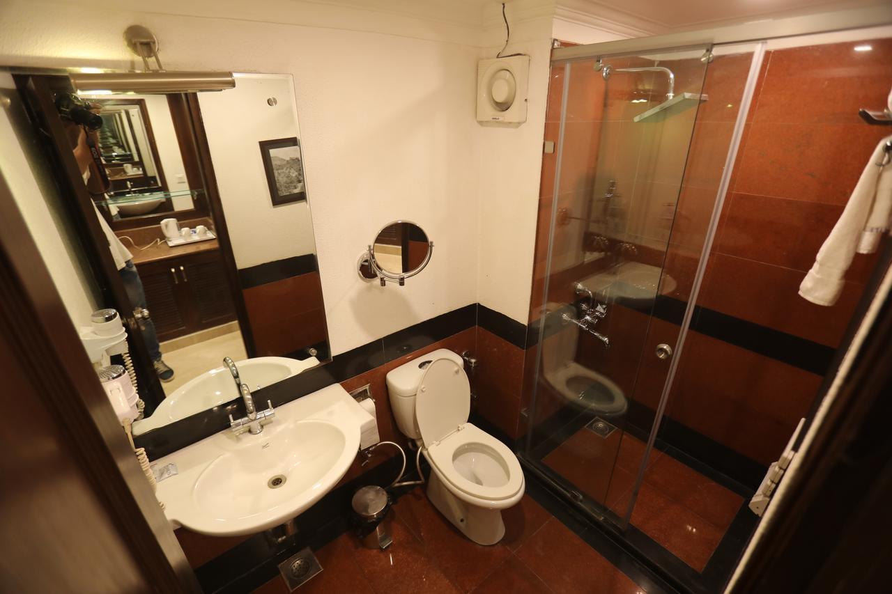 Milestone Inn & Spa Mussoorie Ngoại thất bức ảnh