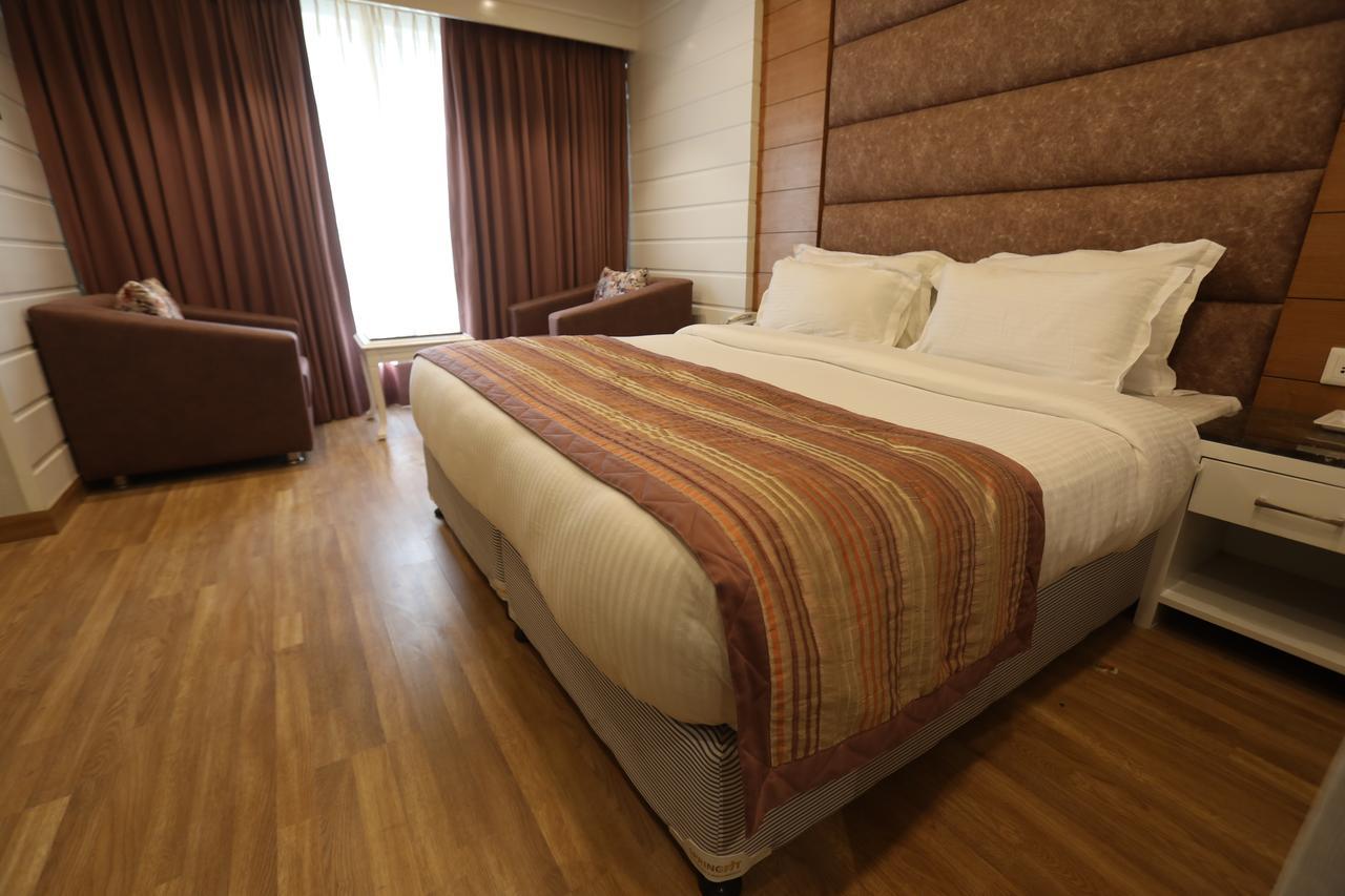 Milestone Inn & Spa Mussoorie Ngoại thất bức ảnh